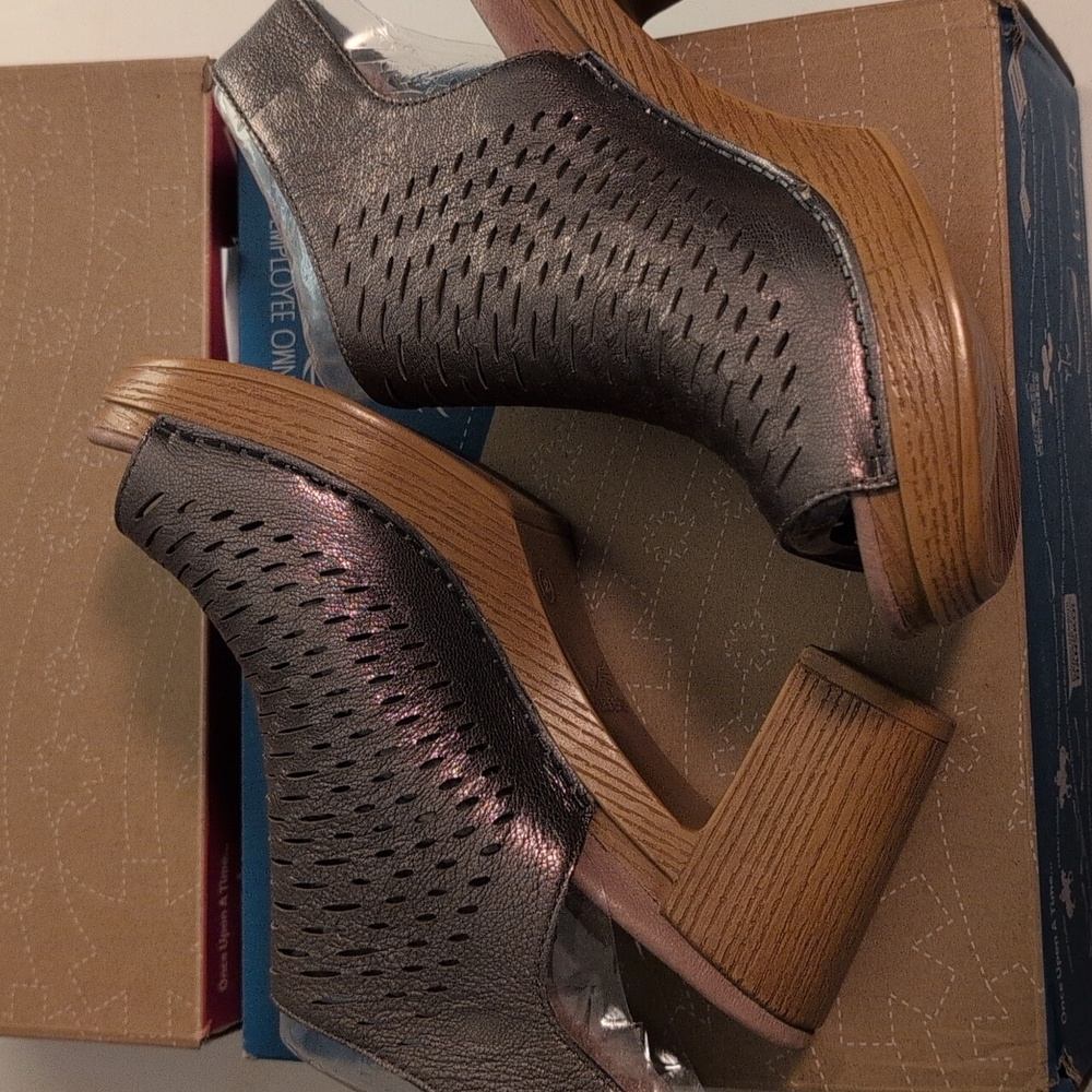 Dansko Heals - image 4